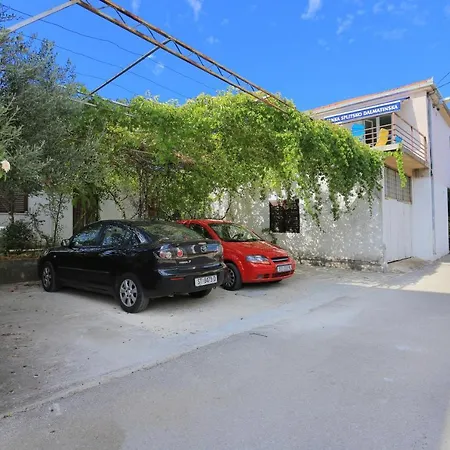 Apartments With Parking Space Slatine, Ciovo - 2566 Apartman Slatine