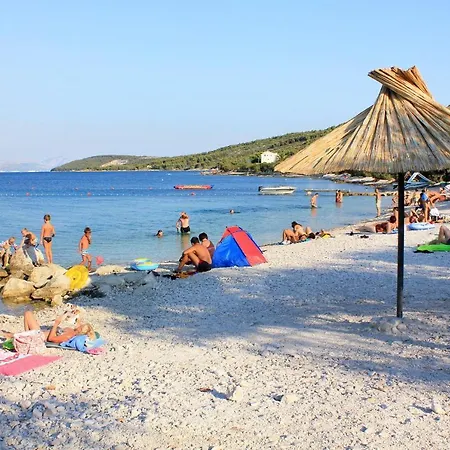 Apartman Apartments With Parking Space Slatine, Ciovo - 2566