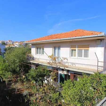 Apartman Apartments With Parking Space Slatine, Ciovo - 2566 Slatine