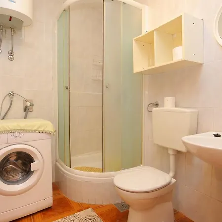 Apartman Apartments With Parking Space Slatine, Ciovo - 2566