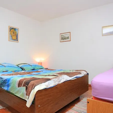 Apartments With Parking Space Slatine, Ciovo - 2566 *
