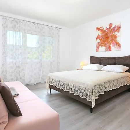 Apartments With Parking Space Slatine, Ciovo - 2566 Apartman *
