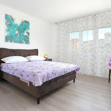 Apartments With Parking Space Slatine, Ciovo - 2566 Apartman Slatine