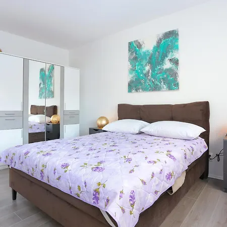 Apartments With Parking Space Slatine, Ciovo - 2566 Slatine