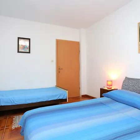 Apartments With Parking Space Slatine, Ciovo - 2566 Apartman