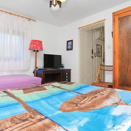 Apartments With Parking Space Slatine, Ciovo - 2566 Apartman