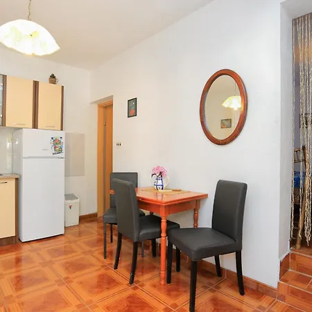Apartments With Parking Space Slatine, Ciovo - 2566 Apartman